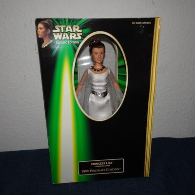 LOT 138. STAR WARS DOLL