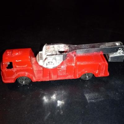 LOT 87  VINTAGE METAL TOOTSIE TOYS AND OTHER TOY CARS