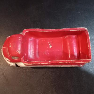 LOT 88  VINTAGE METAL AND 1 RUBBER TOY CARS