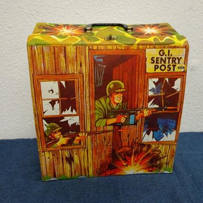 LOT 149. VINTAGE GI JOE DOLLS, ASTRONAUT SUIT AND HELMET GI SENTRY POST CARRYING CASE