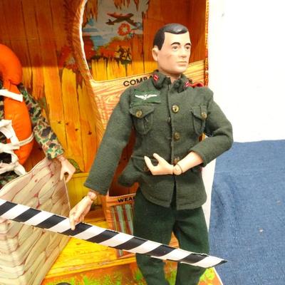 LOT 149. VINTAGE GI JOE DOLLS, ASTRONAUT SUIT AND HELMET GI SENTRY POST CARRYING CASE