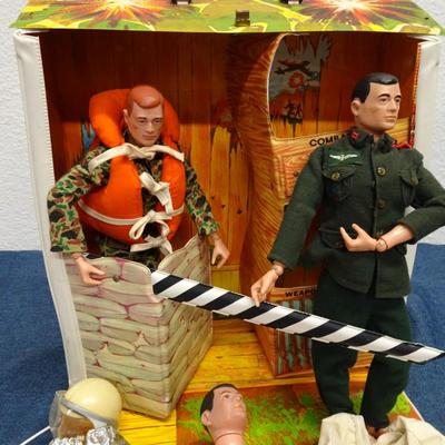 LOT 149. VINTAGE GI JOE DOLLS, ASTRONAUT SUIT AND HELMET GI SENTRY POST CARRYING CASE