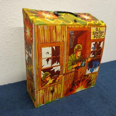 LOT 149. VINTAGE GI JOE DOLLS, ASTRONAUT SUIT AND HELMET GI SENTRY POST CARRYING CASE