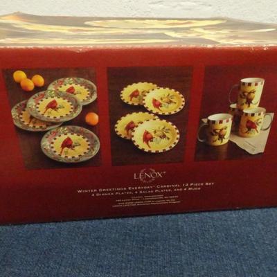 LOT 153. LENOX PLATE SET
