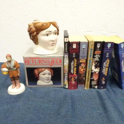 LOT 154. STAR WARS ITEMS AND STAR WARS BOOKS