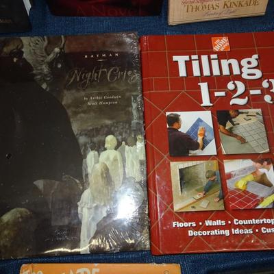LOT 166. COLLECTION OF BOOKS INCLUDING BATMAN NIGHT CRIES