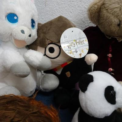 LOT 169. COLLECTION OF PLUSH TOYS