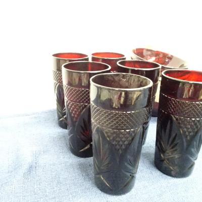 LOT 170. RED GLASS AND DISH SET