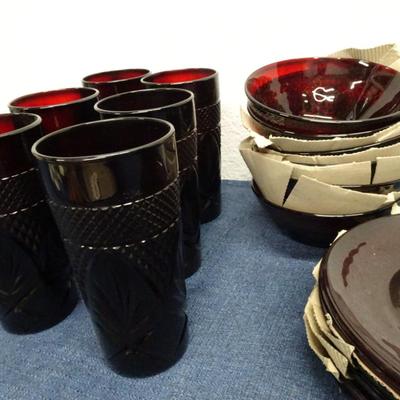 LOT 170. RED GLASS AND DISH SET