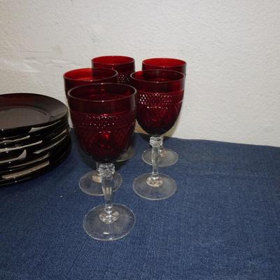 LOT 170. RED GLASS AND DISH SET