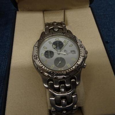LOT 173. MISC ITEMS. TWO MENS WATCHES, CROSS AND RADIO