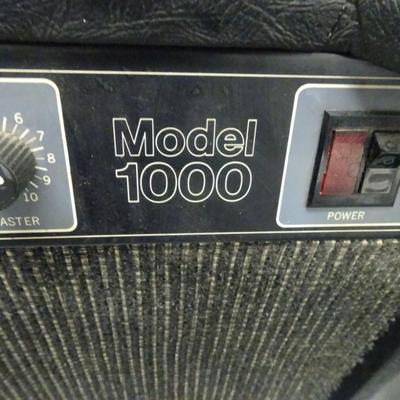 LOT 177. WESTBURY MODEL 1000 AMP
