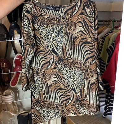 1330 Lot of Ladies Short and Long Sleeve Designer Blouses