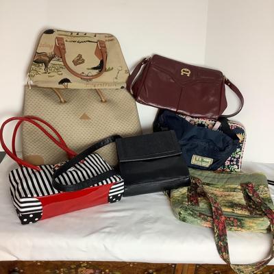 1333 Lot of Vintage Handbags