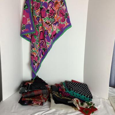 1343 Lot of Ladies Scarves