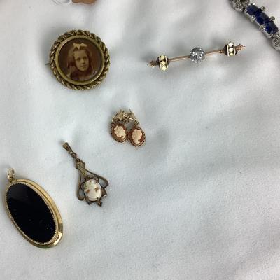 1346 Lot of Vintage Gold Filled Jewelry