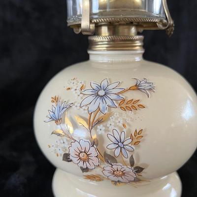 Vintage Oil Lamps. (GR-JM)