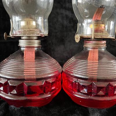 Vintage Oil Lamps. (GR-JM)