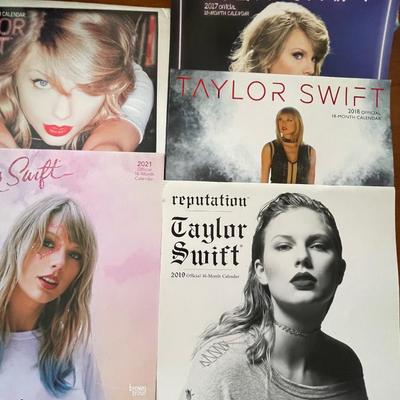 Taylor Swift calendar Lot 2017-2021