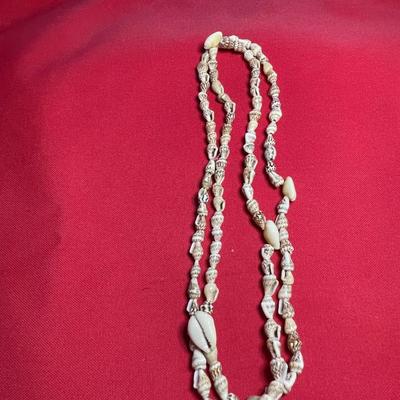 Hawaiian shell necklace 32" long