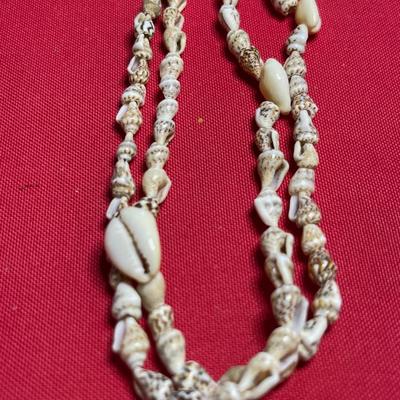 Hawaiian shell necklace 32" long