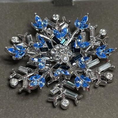 Nolan Miller Retired "Winter Snowflake Pin"