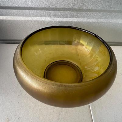 Venetian ribbed glass bowl