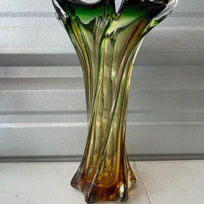 Art glass "twisted body" hand blown vase