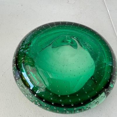 Blown controlled bubble glass bowl