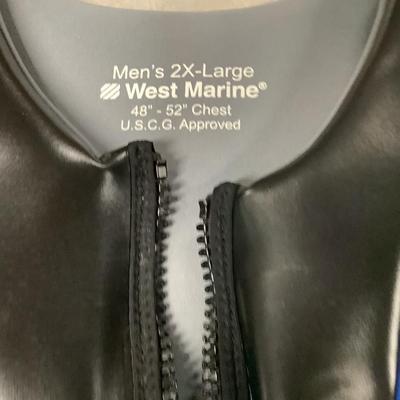 West Marine Menâ€™s 2X-large 42â€-52â€ chest life vest
