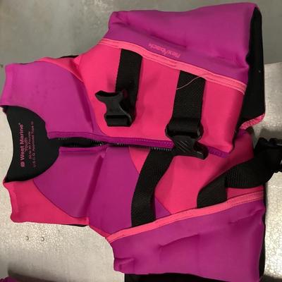 2 life vests, youth and womenâ€™s pink