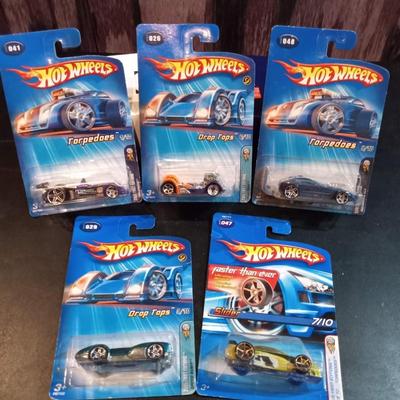 LOT 90  FIVE HOT WHEELS 2005 FIRST EDITION