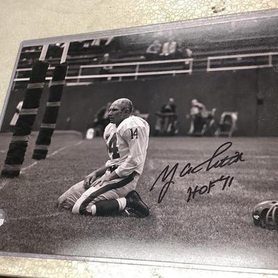 Y.A. Tittle HOF NY Giants Quarterback â€˜71 autographed photo 8x10 w/certificate