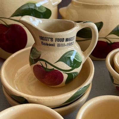 Watt apple dish pattern