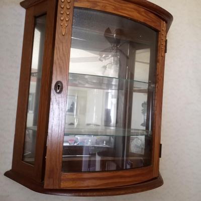 LOT 63 WOODEN HANGING DISPLAY CASE WITH KEY