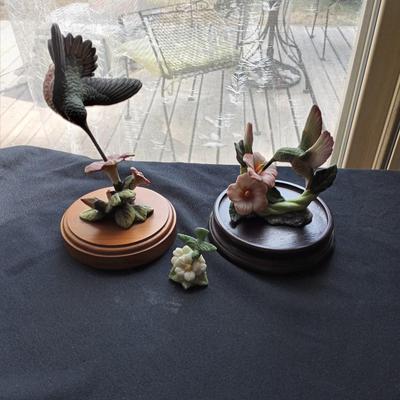 LOT 61 HUMMINGBIRD DECOR
