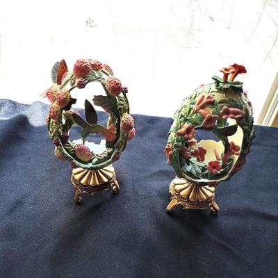 LOT 71 FRANKLIN MINT FABERGE HUMMINGBIRD EGGS WITH AUTHENTICITY