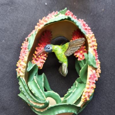 LOT 75 FRANKLIN MINT FABERGE HUMMINGBIRD EGGS WITH AUTHENTICITY