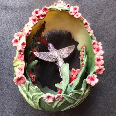 LOT 74FRANKLIN MINT FABERGE HUMMINGBIRD EGGS WITH AUTHENTICITY