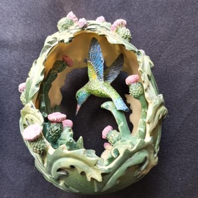 LOT 73 FRANKLIN MINT FABERGE HUMMINGBIRD EGGS WITH AUTHENTICITY