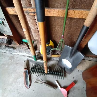 LOT 82 RAKE-SHOVAL WATER ATTACHMENTS