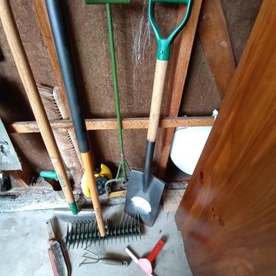 LOT 82 RAKE-SHOVAL WATER ATTACHMENTS