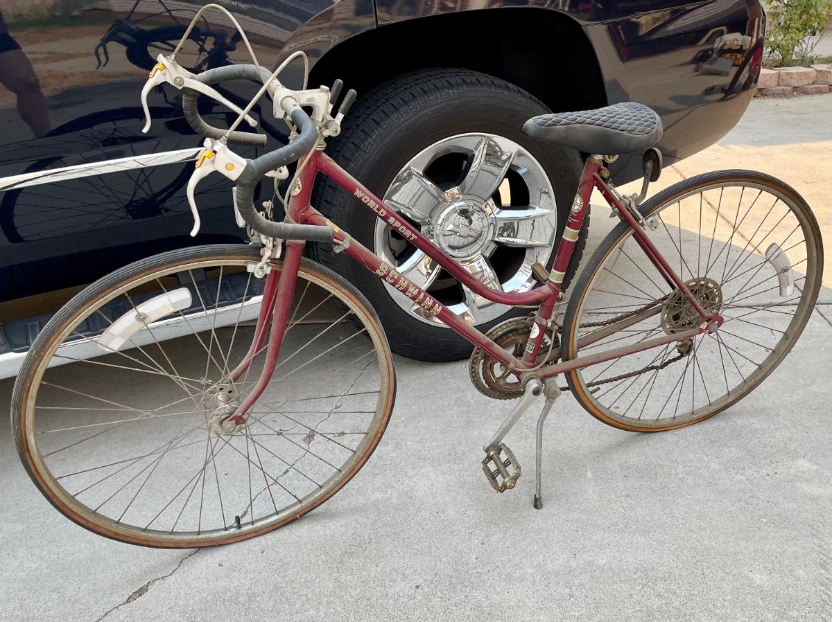 Vintage schwinn world sport hotsell