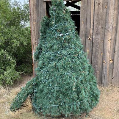 8' Christmas Tree/Angel