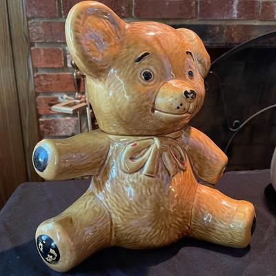 Vintage Teddybear Cookie Jar w/ folded ear 