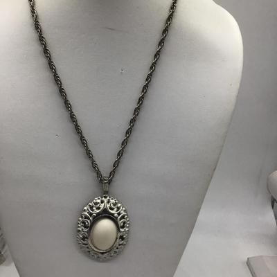 Faux Stone Fashion Necklace