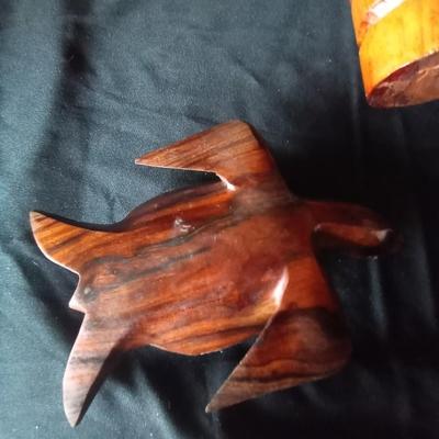 LOT 90 CARVED SOLID WOODEN DECOR