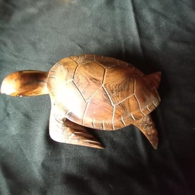 LOT 90 CARVED SOLID WOODEN DECOR