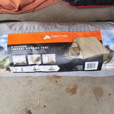 LOT 102 OZARK TRAIL 4 PERSON TENT