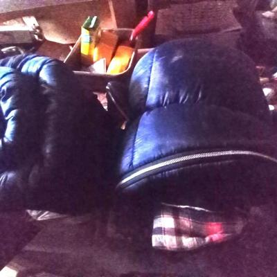 LOT32 TWO SLEEPING BAGS
